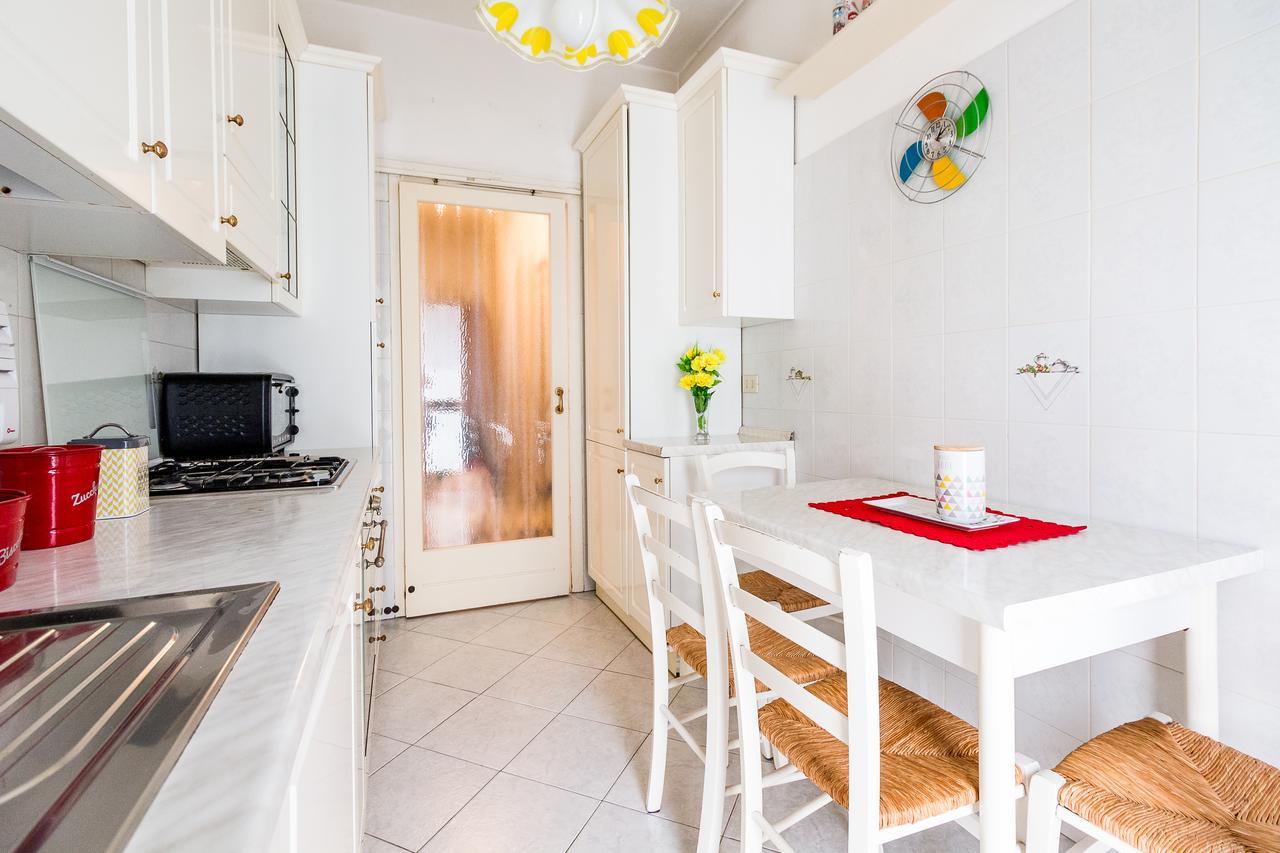 Appartamento Alessia'S Flat- Darsena Porta Genova M2 Milano Esterno foto
